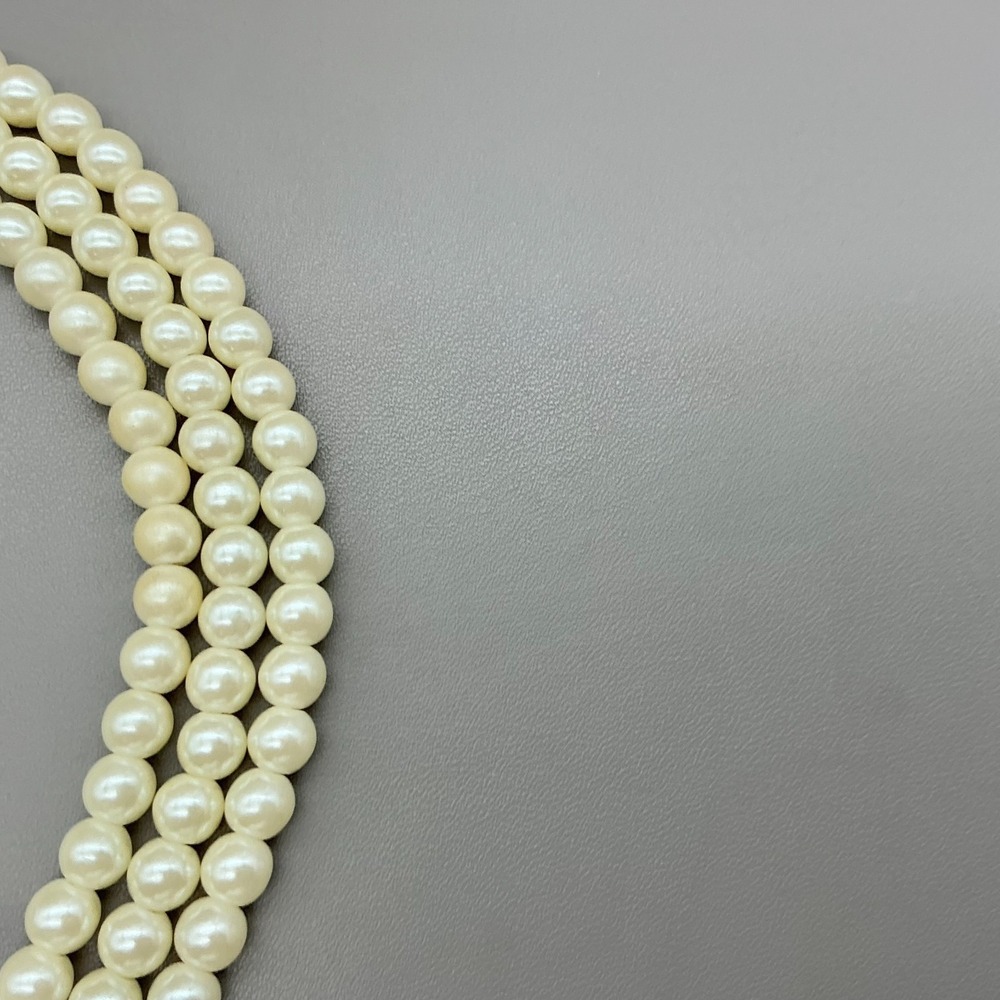 Avon Necklace 3 Strand Faux Pearls Gold Tone Rhinestone Bow Vintage 16 Inch - Picture 6 of 8